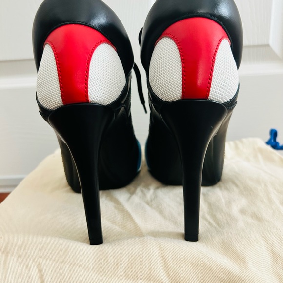 Authentic Louis Vuitton Streamline booties. In excellent Condition 37.5 - Picture 3 of 10